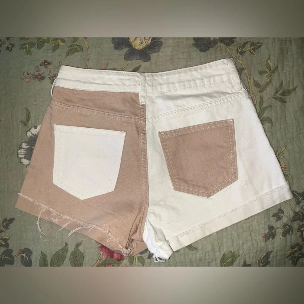 PacSun Two-Tone White and Tan Colorblocked Denim Shorts - Picture 2 of 11